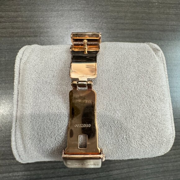 Michael Kors Rose Gold Watch - Picture 14 of 16